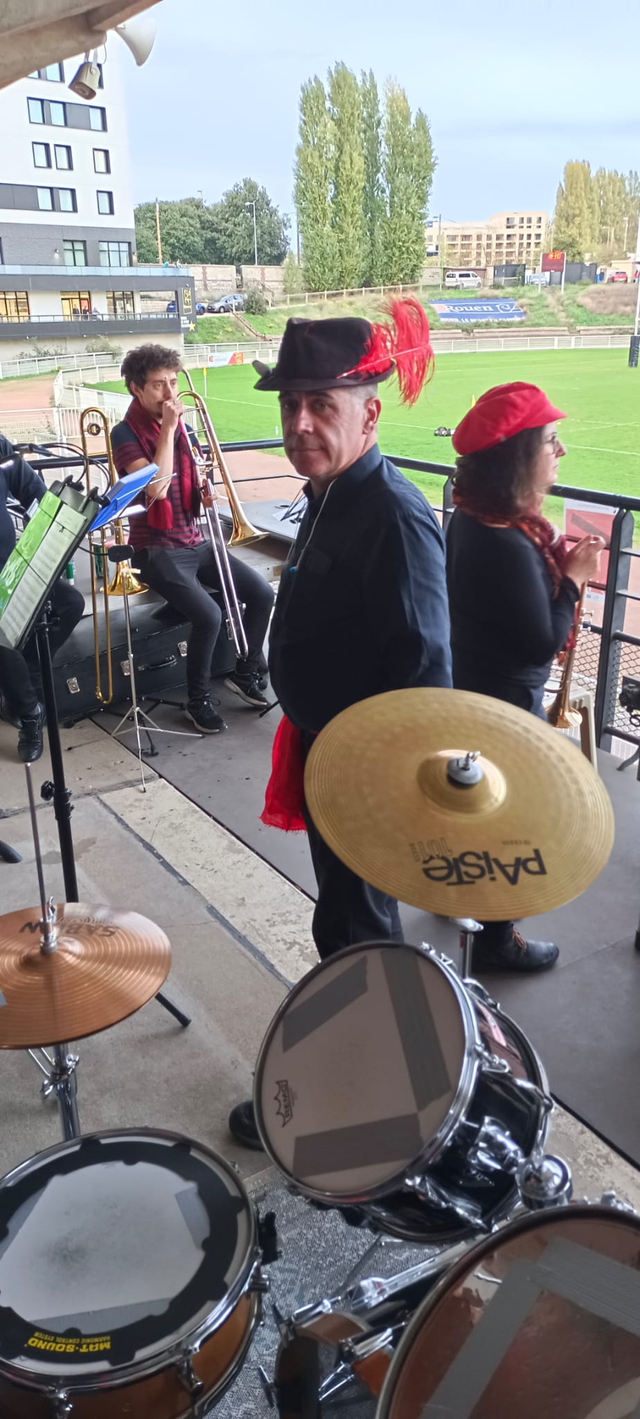 La banda se met au rugby